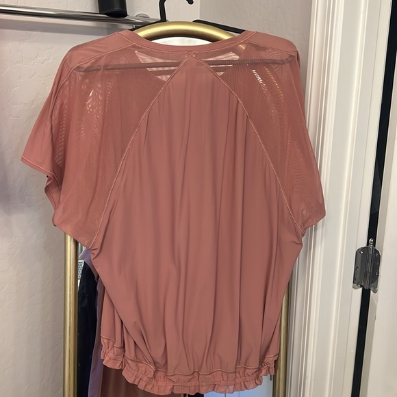 Lululemon Final count top in Mauve preowned - Picture 2 of 4